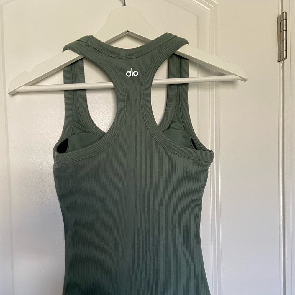 alo yoga ribbed tank | color: light green | size: S
